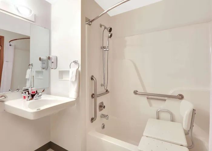Super 8 By Wyndham Hotel 2*