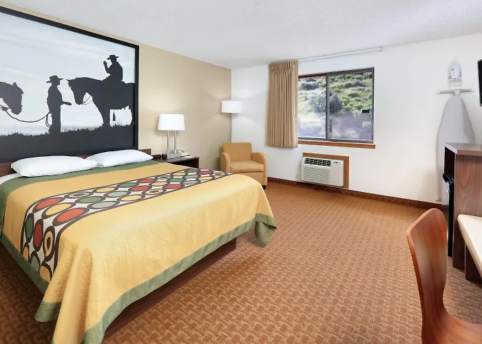 Super 8 By Wyndham Hotel