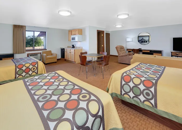 Super 8 By Wyndham Hotel 2*