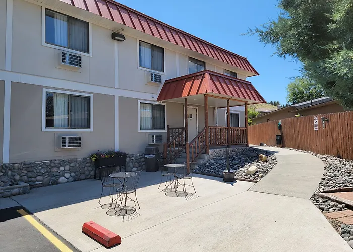 Super 8 By Wyndham Cody
