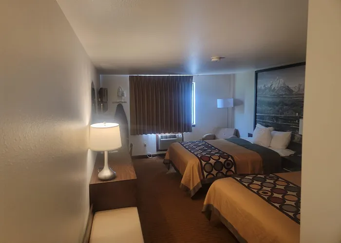 Super 8 By Wyndham Hotel 2*