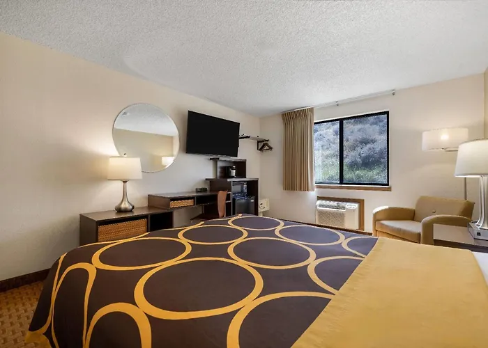 Super 8 By Wyndham Hotel 2*