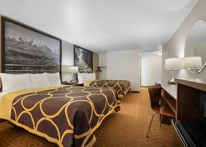Hotel Super 8 By Wyndham 2*