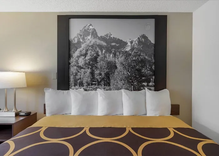 Hotel Super 8 By Wyndham 2*