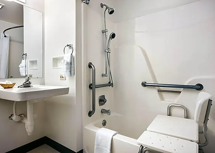 Super 8 By Wyndham Hotel 2*