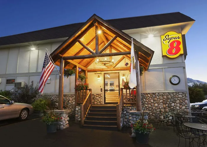 Super 8 By Wyndham Hotel